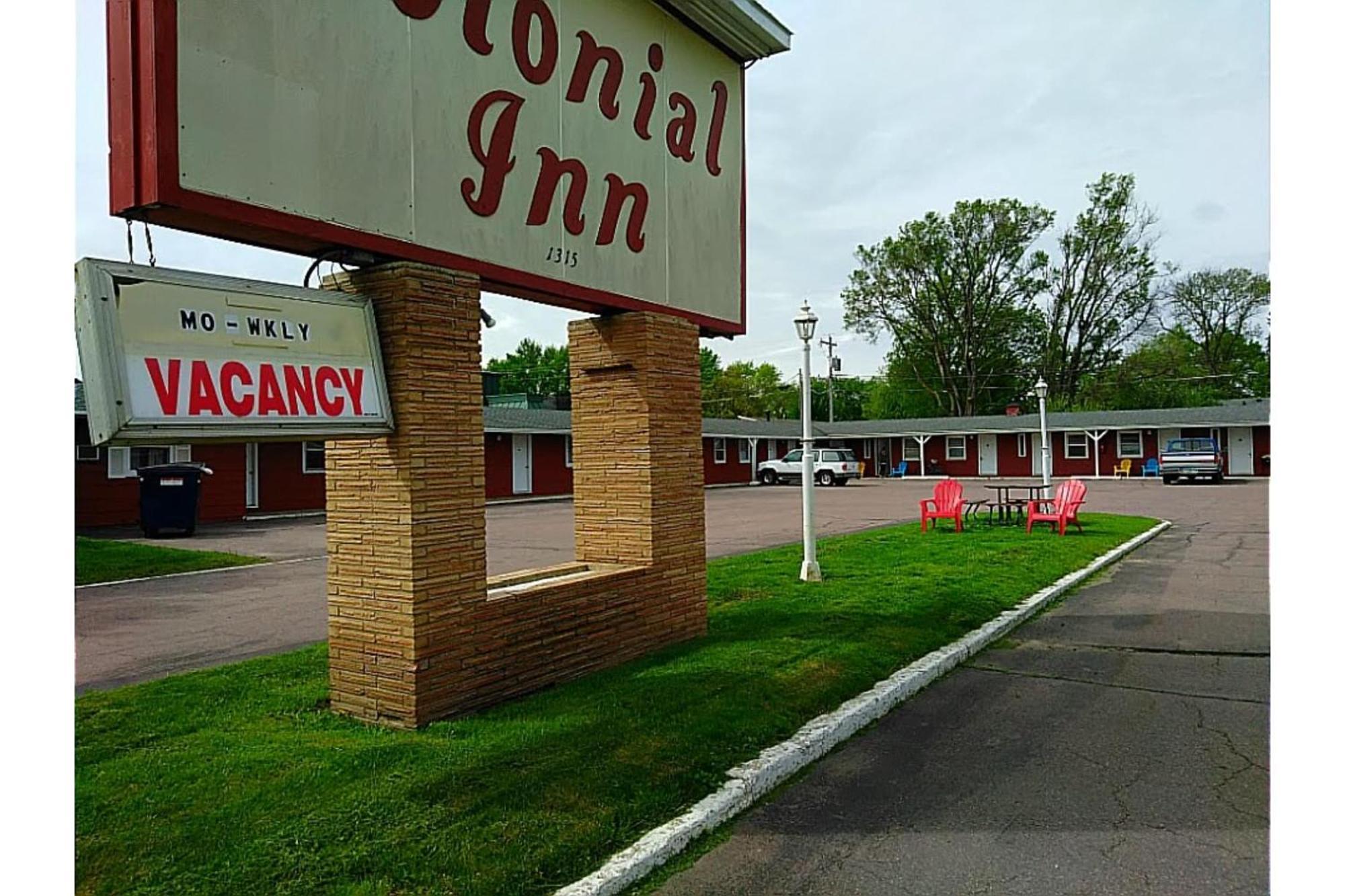 Colonial Inn Extended Stay By Oyo New Ulm Exterior foto